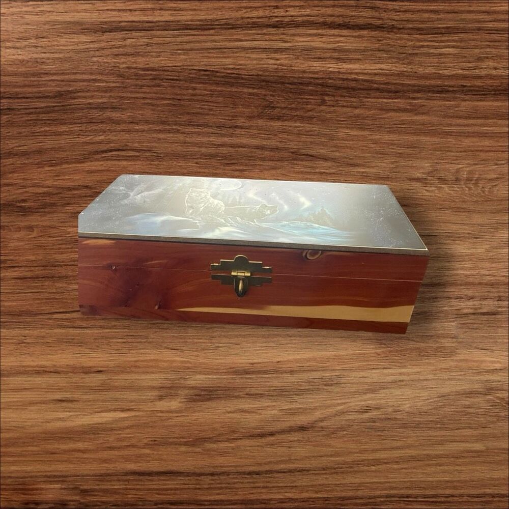 Beautiful Brown Wolves In The Moonlight Wooden Cedar Box - Picture 2 of 14